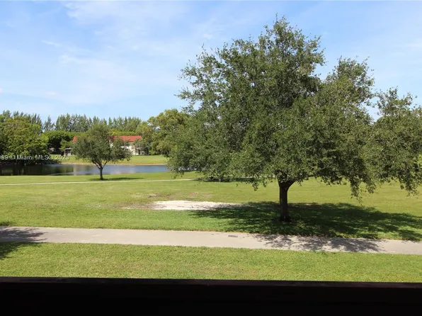 515 W Park Dr APT 14, Miami, FL 33172