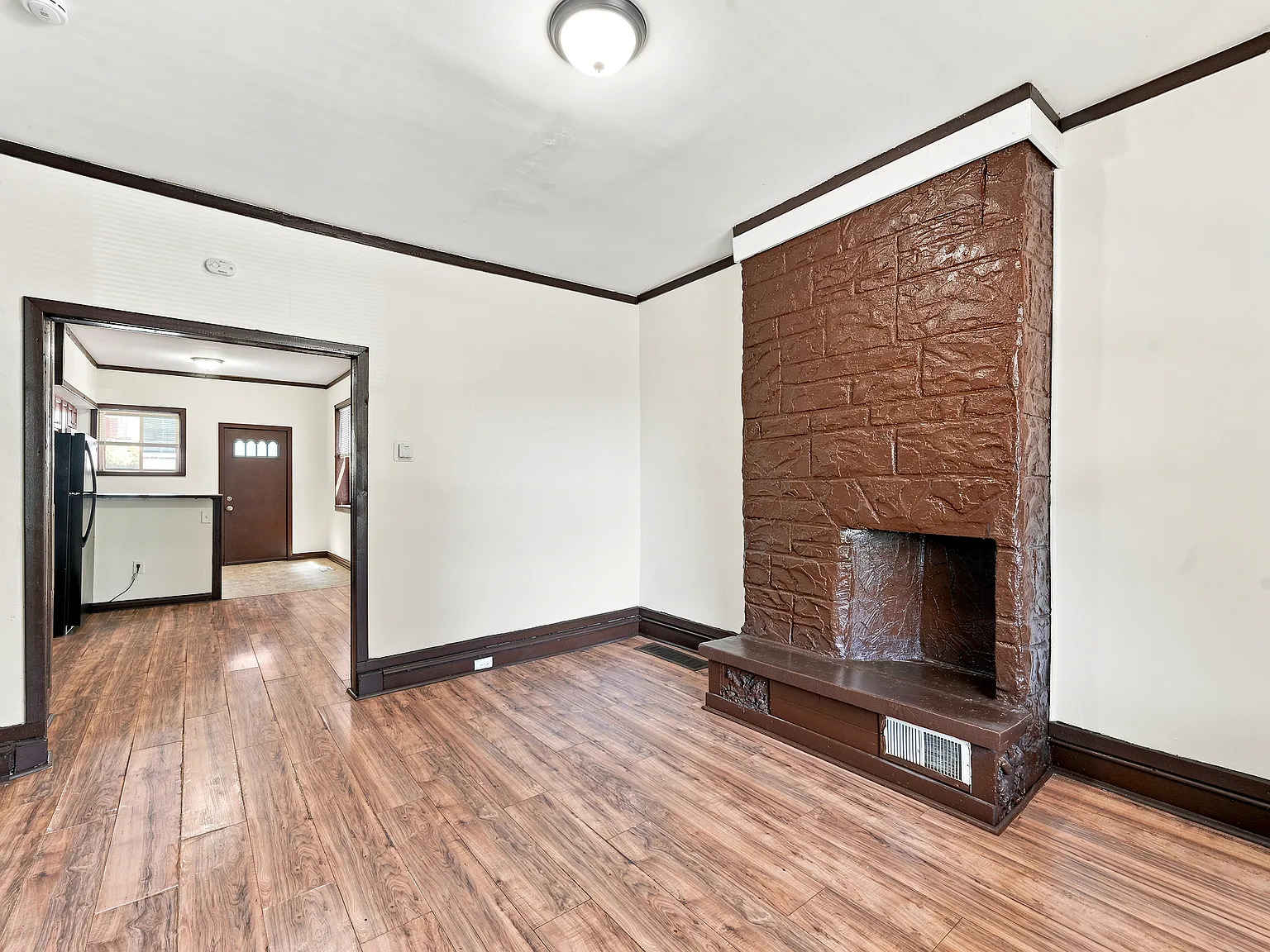 3 bed, 982 sqft, $1,395 — Photo 3