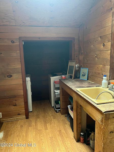 4th image of 376 Pine Hill Road
