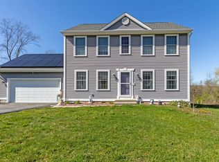 6 Dennis Dr, Uncasville, CT 06382