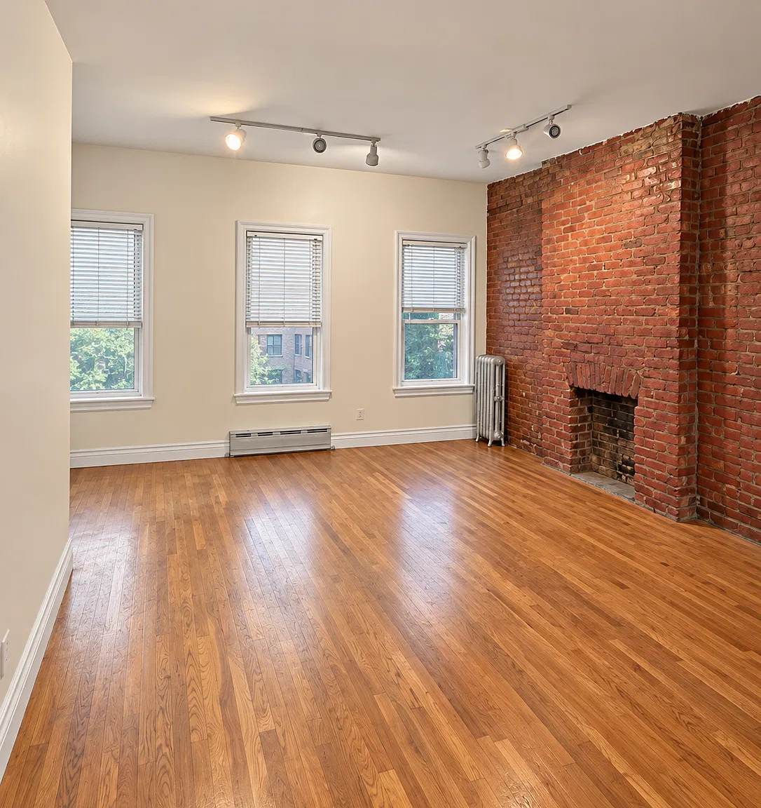 1 bed, 900 sqft, $2,195 — Photo 1