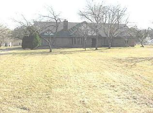 1528 Oakridge Ct W, Azle, TX 76020