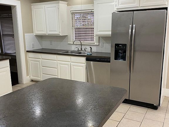 Beautiful island kitchen