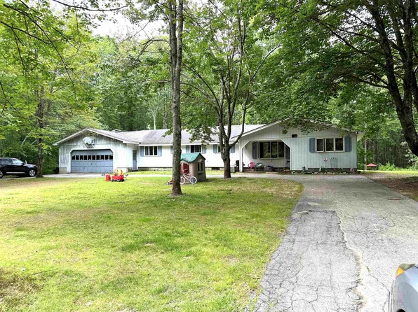 405 Pickering Road, Rochester, NH 03867