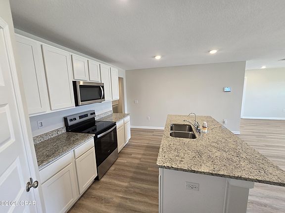3rd image of 260 Ryder Ln