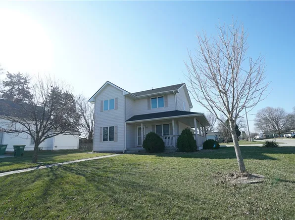 902 E Buchanan St, Winterset, IA 50273