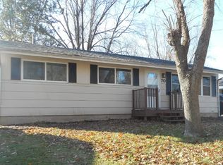 70 Pennsylvania Dr, Decatur, IL 62526