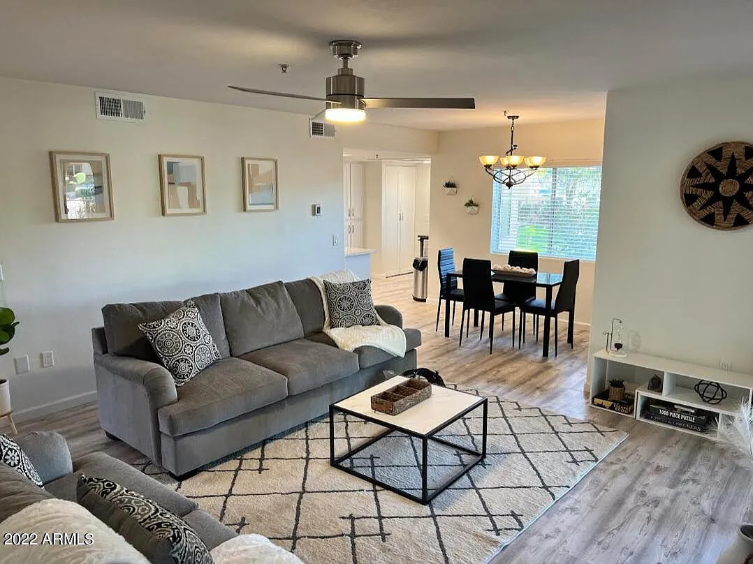 3 bed, 2.0 bath, 1497 sqft, $2,600 — Photo 3