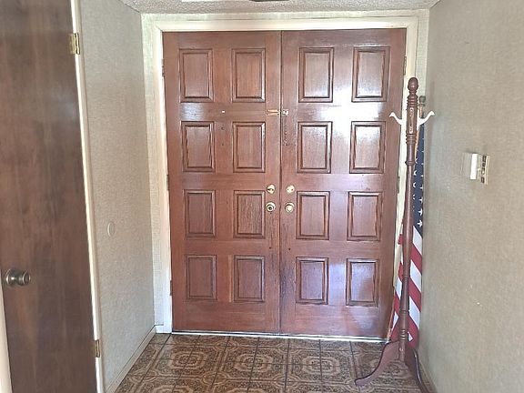 4th image of 6845 Gloria Dr
