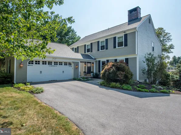 2 Azalea Ln, Media, PA 19063