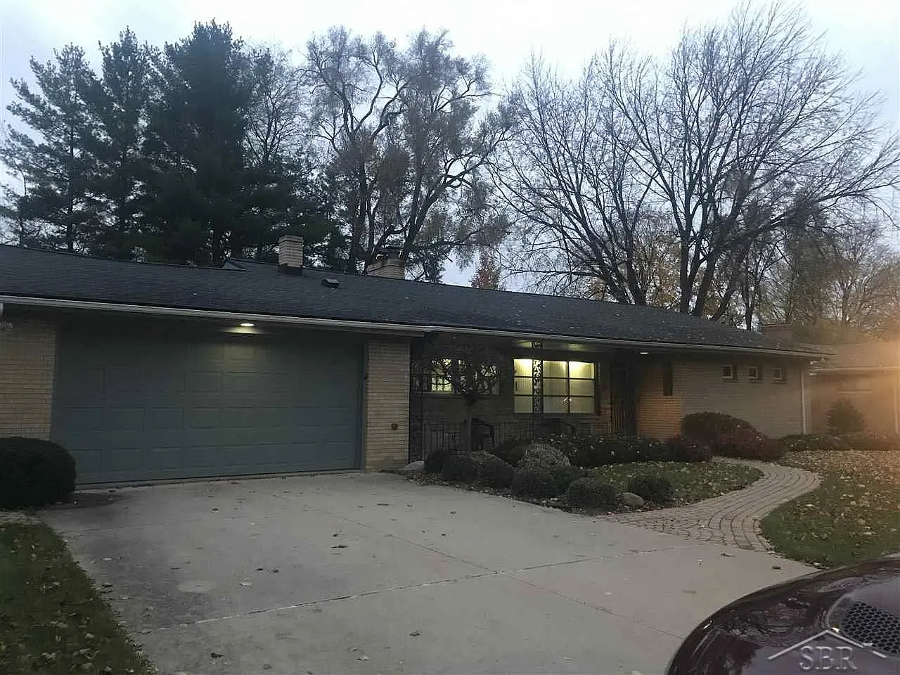 1095 Passolt St photo 1