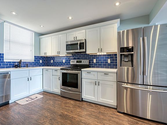 2nd image of 100 Paradise Harbour Blvd APT 201