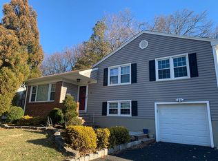 16 Essex Rd, Springfield, NJ 07081