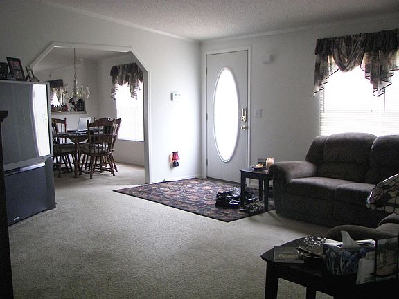 Living Room / DR view