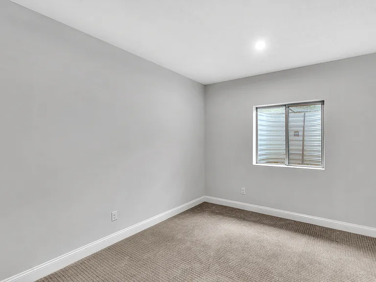 160 Seneca Pl — Photo 25