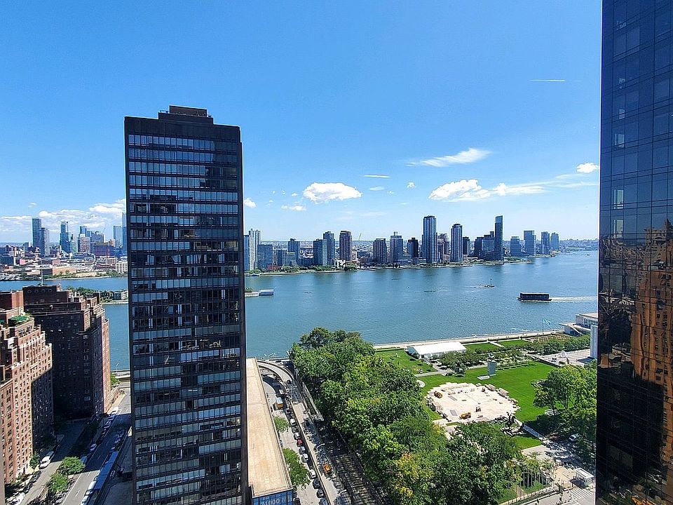 1st image of 100 United Nations Plz APT 32A