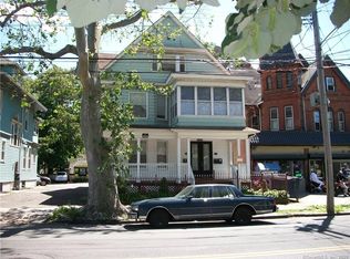 1560 Chapel St #3, New Haven, CT 06511