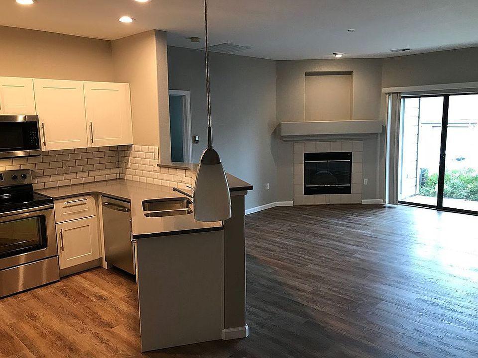 Newly Renovated Kitchen!!