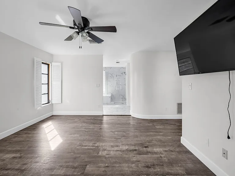 14053 Feather Sound Dr — Photo 29