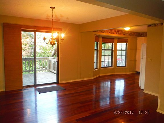 4th image of 8549 Wedd St