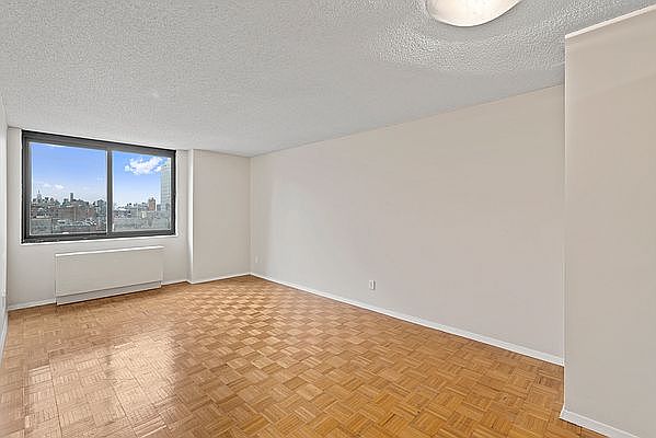 1st image of 376 Broadway APT 16E