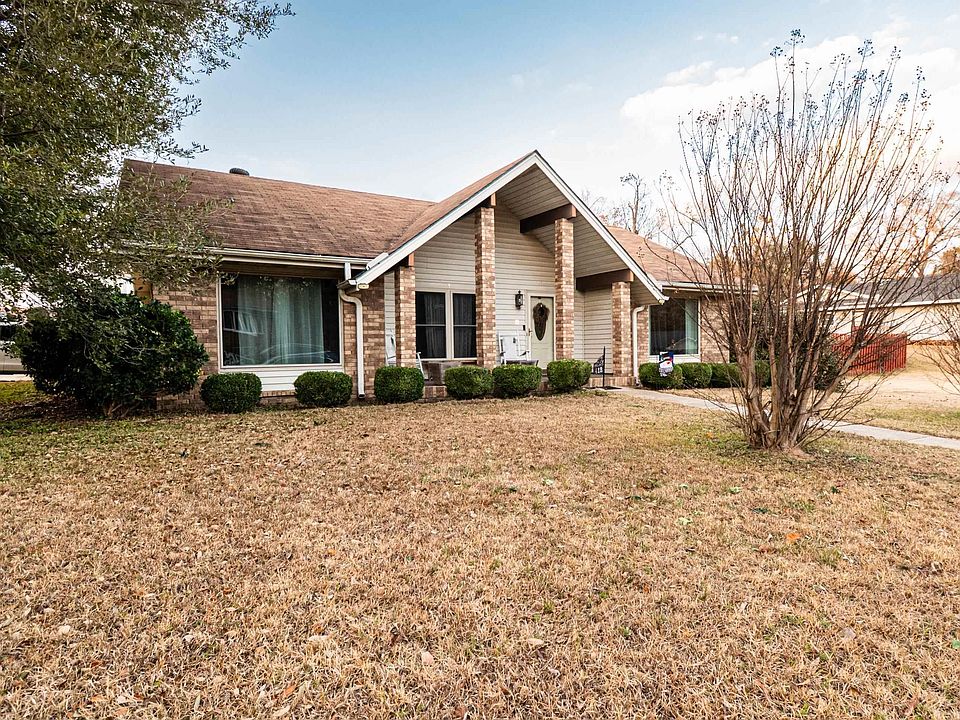 1st image of 412 Mockingbird Ln
