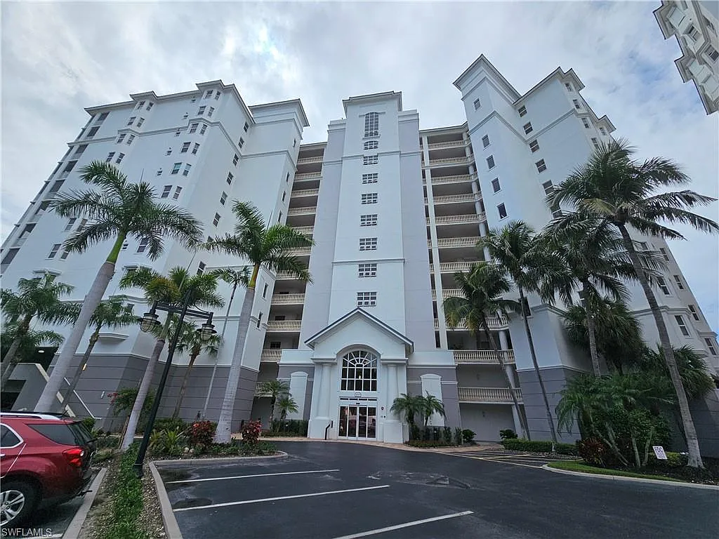 3 bed, 3.0 bath, 2034 sqft, $12,000 — Photo 1