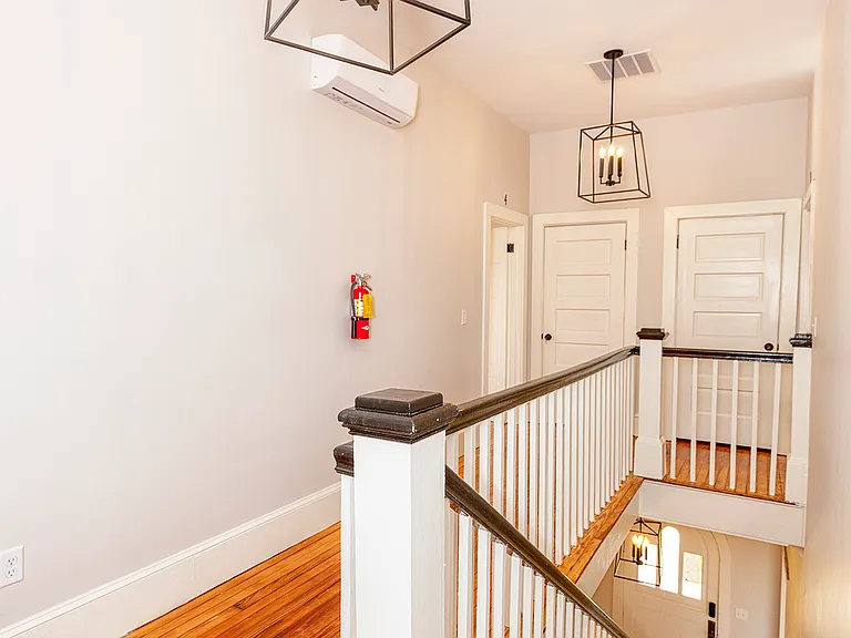 218 E Shotwell St #2 — Photo 15