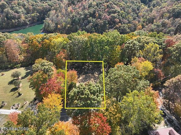 2nd image of 158 Cheri Ln