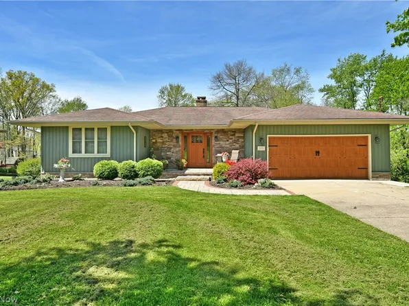 3203 Morrow Dr, Cortland, OH 44410