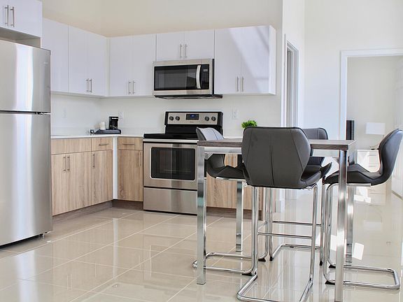 2nd image of 971 W Flagler St #11