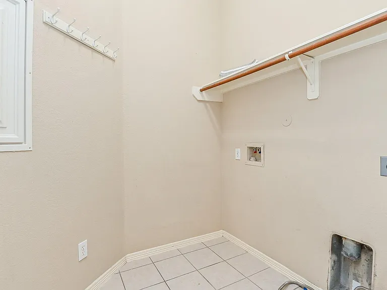 719 Levi Bnd — Photo 29