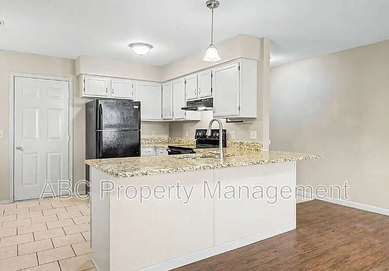 3033 W Mica St — Photo 5