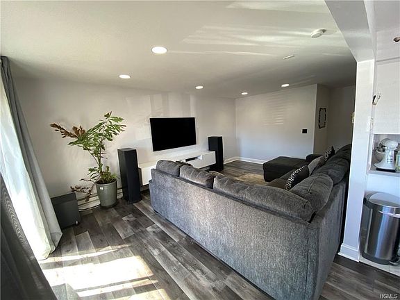 2nd image of 141 Richard Ct