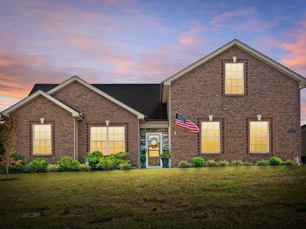 4025 Chapel Hill Rd, Clarksville, TN 37040