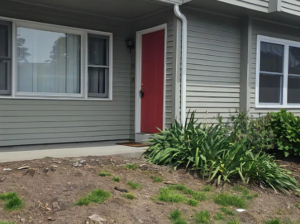 10 East St APT 303, Cranston, RI 02920