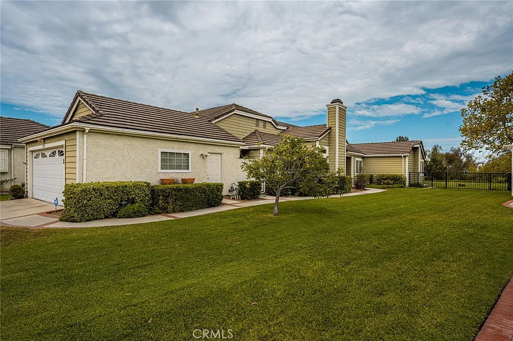 3 bed, 1918 sqft, $4,700 — Photo 2