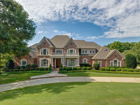 106 Chatsworth Rd, Greer, SC 29651