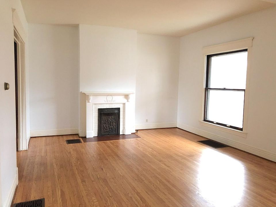 2nd image of 1916 Deer Park Ave #1