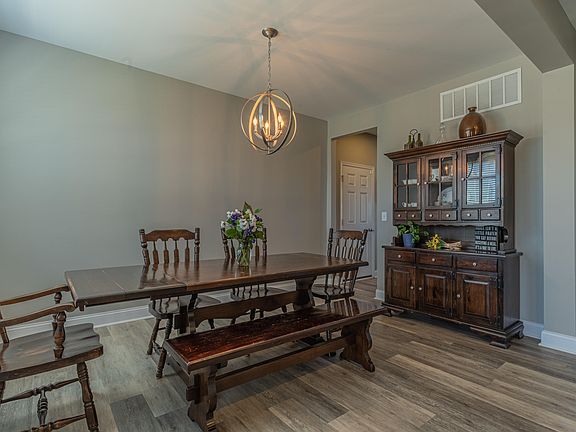 5th image of 1576 Summitcreek Ct