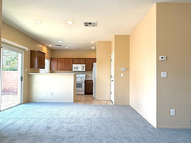 1013 Shades End Ave — Photo 7