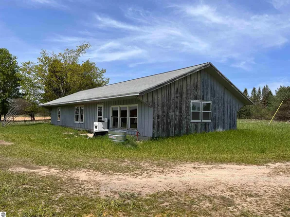 7377A Lynn Rd, Bellaire, MI 49615