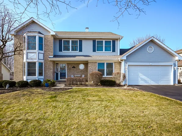 880 Hampton Dr, Carol Stream, IL 60188