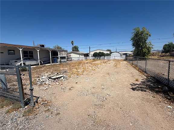 4th image of 1822 Hualapai Drive