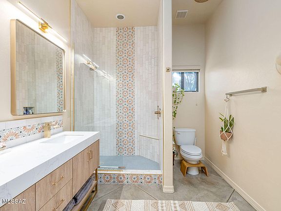 3rd image of 3050 N Presidio Park Pl