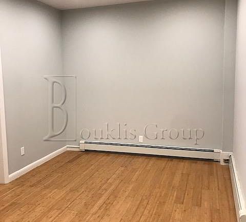 3rd image of 3547 32nd St APT 1R