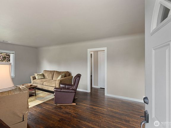 5th image of 1009 E Orange Avenue