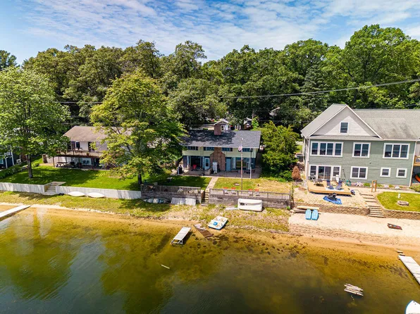 6430 Middle Lake Rd, Twin Lake, MI 49457