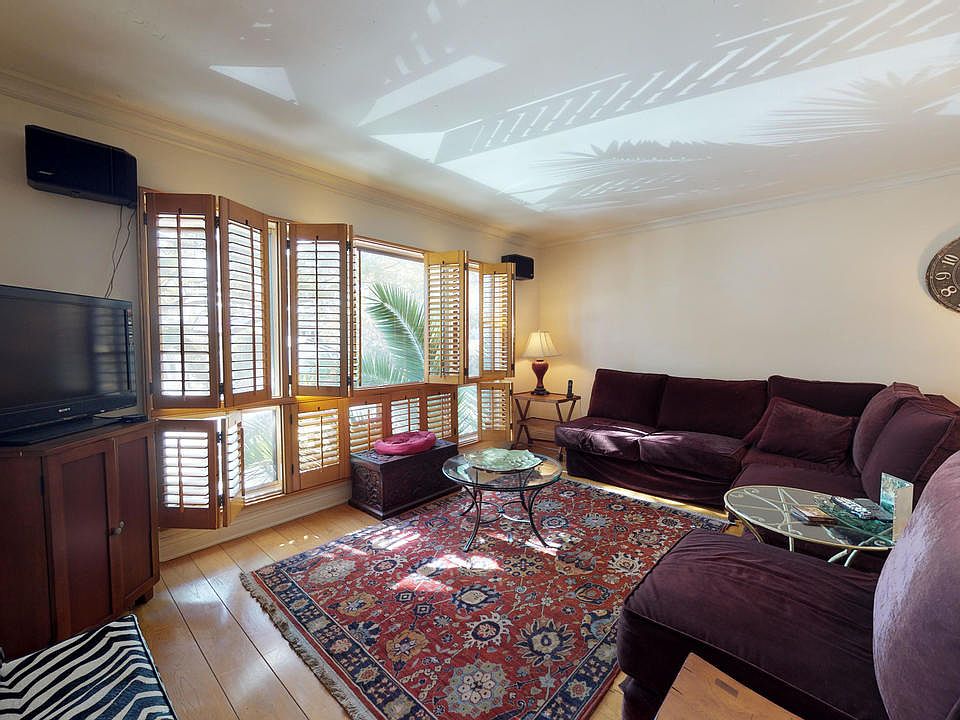 1st image of 1925 Montana Ave APT 1