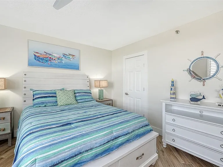 Bahia Del Mar Cir — Photo 21